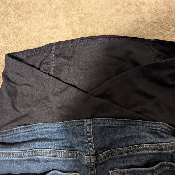 Isabel Maternity Denim Shorts (Over Belly) - Picture 3 of 3